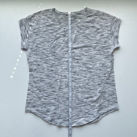 Women's Lululemon Short Sleeve shirt - Picture 2 of 5